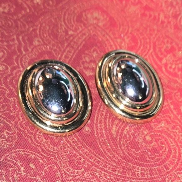 Vintage Liz Claiborn Omni Clip Gold and Silver Dome Earrings - Picture 2 of 9